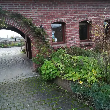 Pantgat Hof Bed & Breakfast 3*